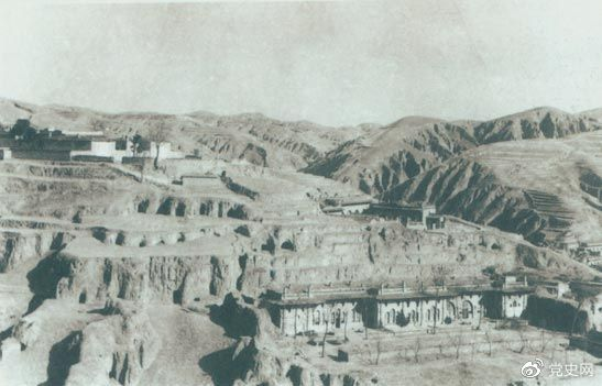 1947年12月25日至28日，中共中央在陜北米脂楊家溝召開(kāi)擴(kuò)大會(huì)議（十二月會(huì)議）。圖為會(huì)議會(huì)址。